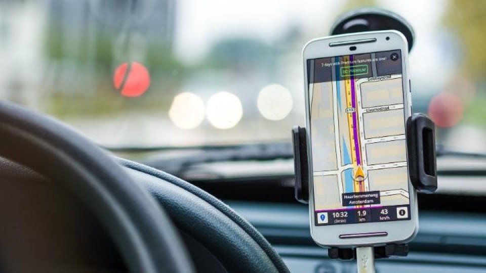 Routeplanner op je smartphone in de auto